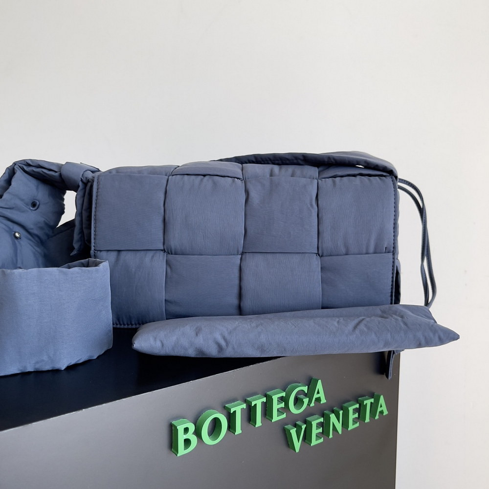 HOT SALE BOTTEGA VENETA Padded Tech Cassette