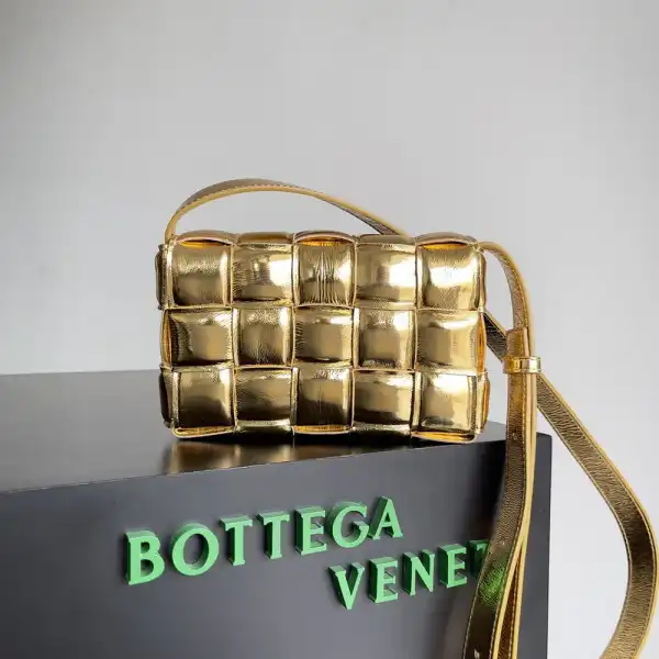 BOTTEGA VENETA CASSETTE