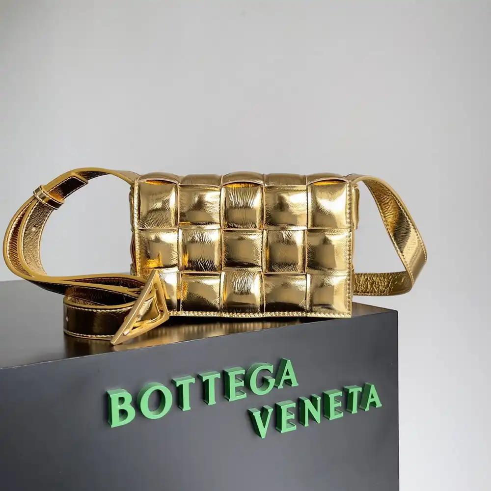 BOTTEGA VENETA CASSETTE