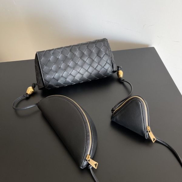 BOTTEGA VENETA Pouch On Strap