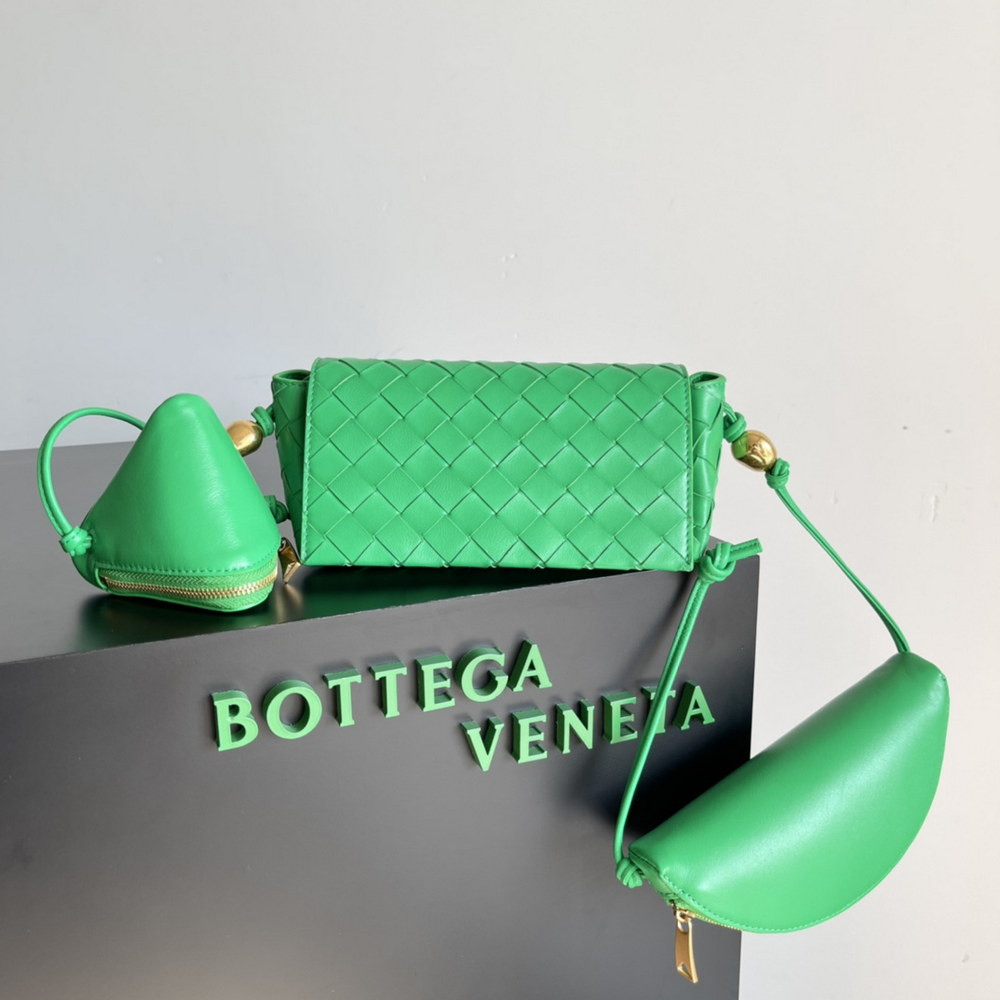 HOT SALE BOTTEGA VENETA Pouch On Strap