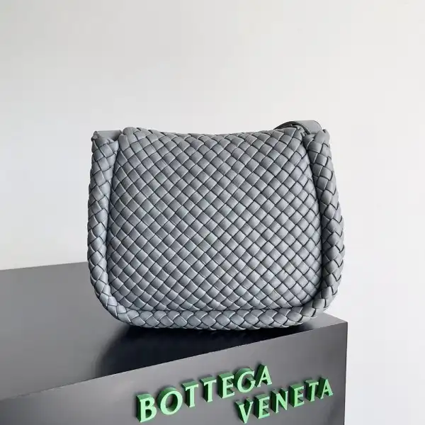 Frstbag ru BOTTEGA VENETA  Small Cobble Shoulder Bag