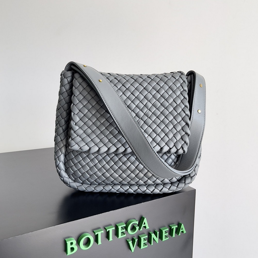 HOT SALE BOTTEGA VENETA  Small Cobble Shoulder Bag