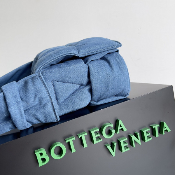 HOT SALE BOTTEGA VENETA Padded Tech Cassette