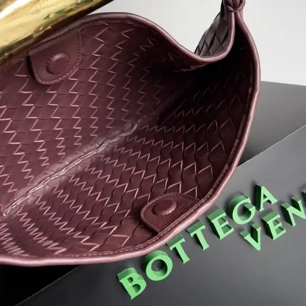 BOTTEGA VENETA  CHANELASSIC Sardine Top Handle Bag