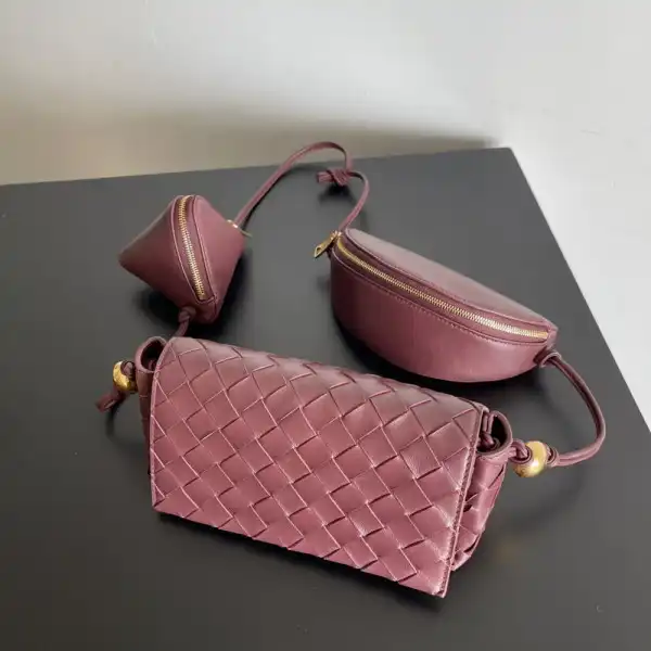 Yupoo bagsoffer BOTTEGA VENETA Pouch On Strap