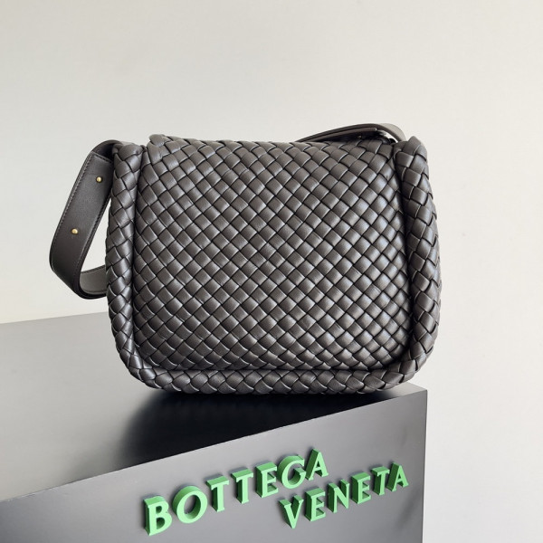 HOT SALE BOTTEGA VENETA  Small Cobble Shoulder Bag