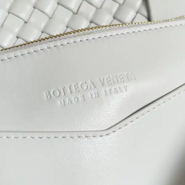 BOTTEGA VENETA Patti Top Handle Bag