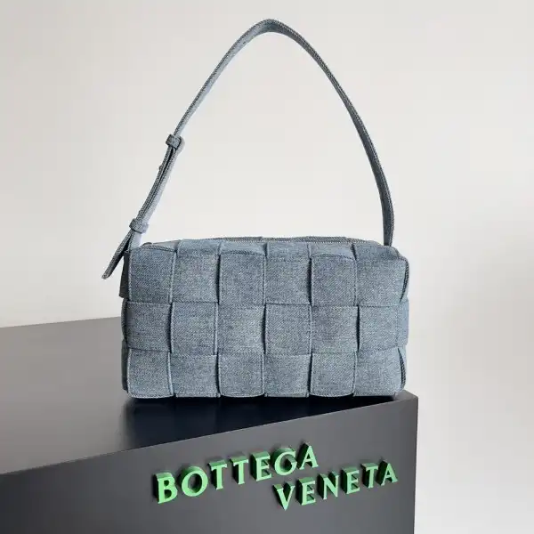 First Bag Ru BOTTEGA VENETA BRICK CASSETTE