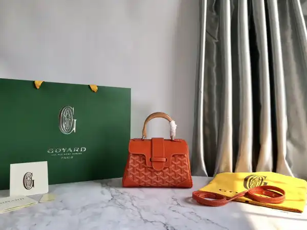 First bag ru GOYARD SAIGON MINI