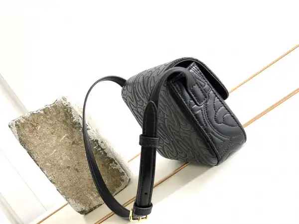 Frstbag ru CELIN* TRIOMPHE SHOULDER BAG