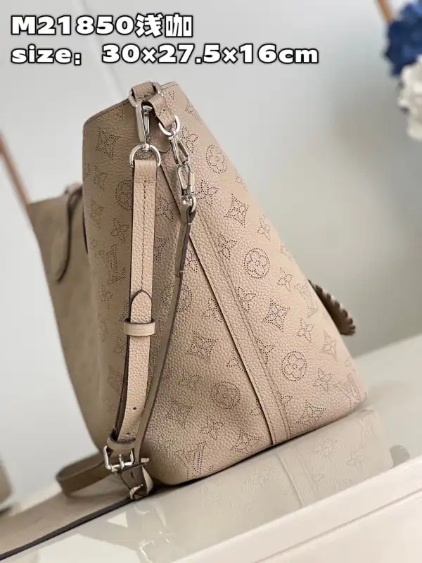 LOUIS VUITTON BLOSSOM MM