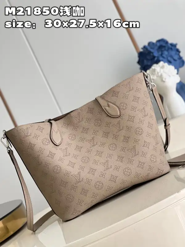 First bag ru LOUIS VUITTON BLOSSOM MM