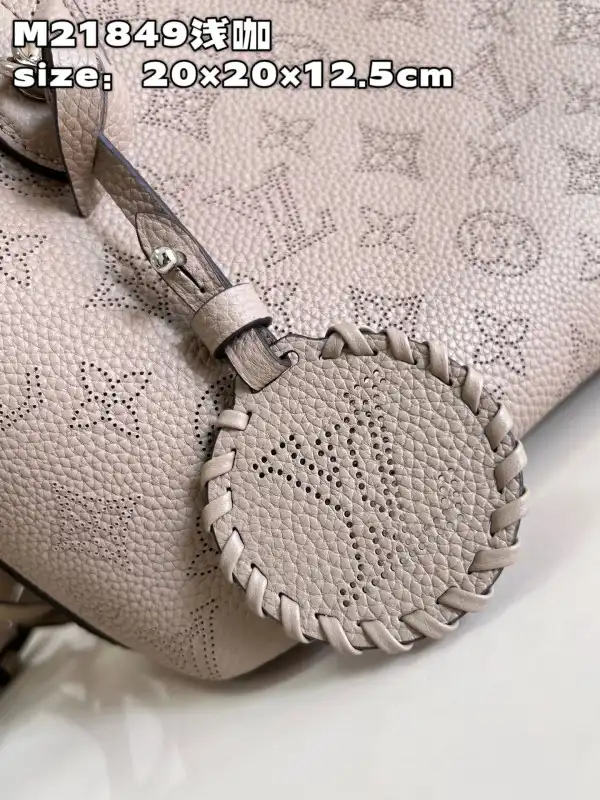 Frstbag ru LOUIS VUITTON BLOSSOM PM