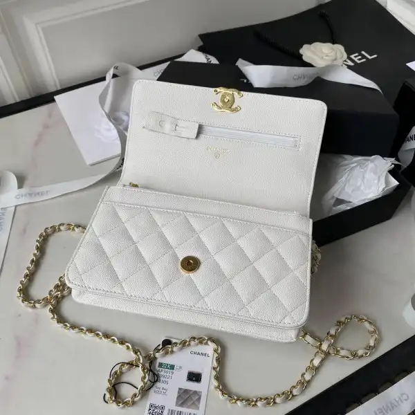 First bag ru CHANEL WALLET