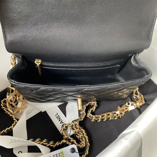 CHANEL SMALL FLAP BAG