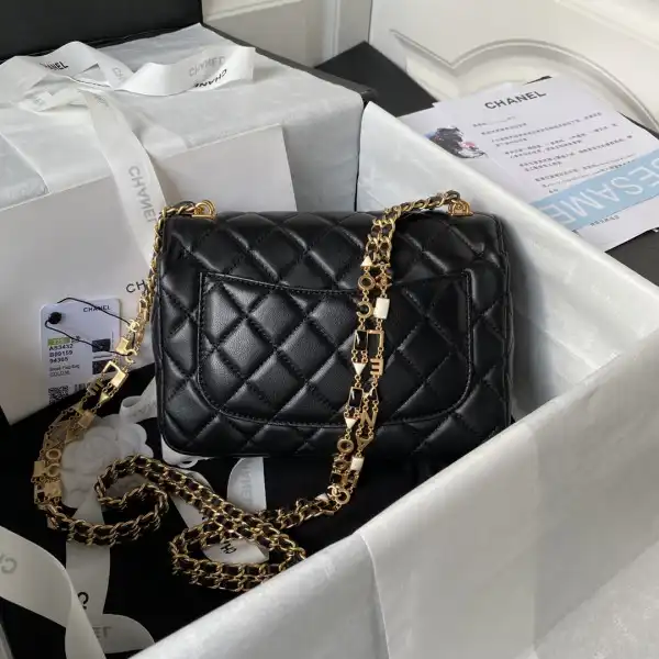 CHANEL SMALL FLAP BAG