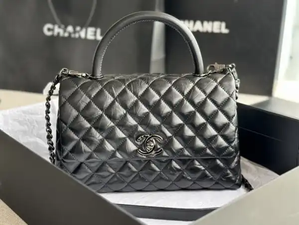 CL LARGE FLAP BAG WITH TOP HANDLE