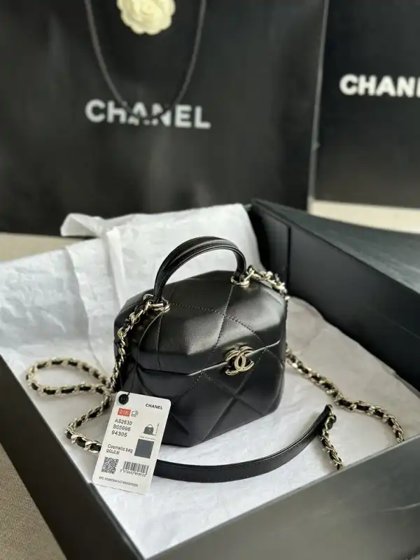 First Bag Ru CHANEL VANITY CASE