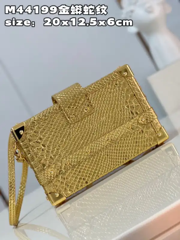 LOUIS VUITTON PETITE MALLE