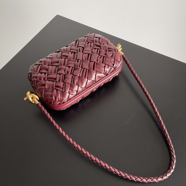 HOT SALE BOTTEGA VENETA Knot Minaudiere On Strap