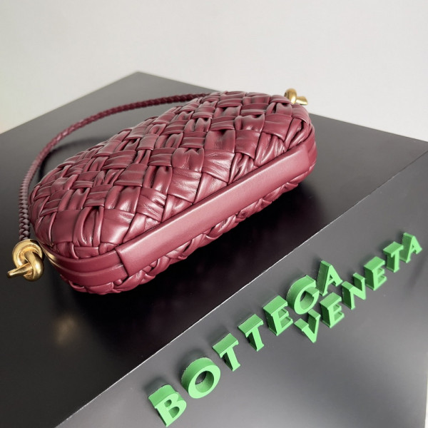 HOT SALE BOTTEGA VENETA Knot Minaudiere On Strap