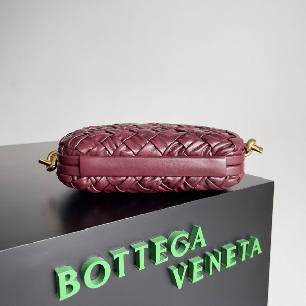 HOT SALE BOTTEGA VENETA Knot Minaudiere On Strap