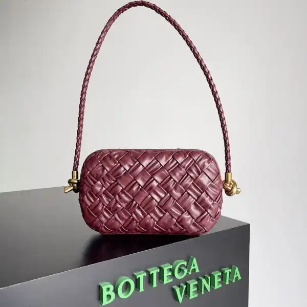 First bag ru BOTTEGA VENETA Knot Minaudiere On Strap