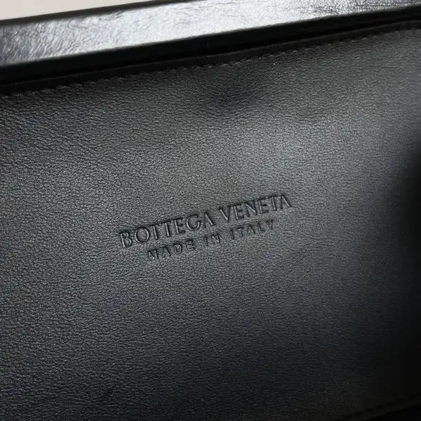 BOTTEGA VENETA Knot Minaudiere On Strap