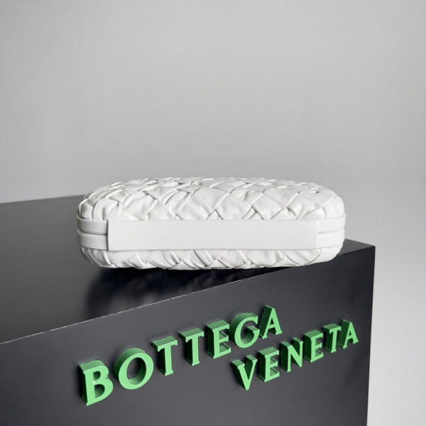 HOT SALE BOTTEGA VENETA Knot Minaudiere