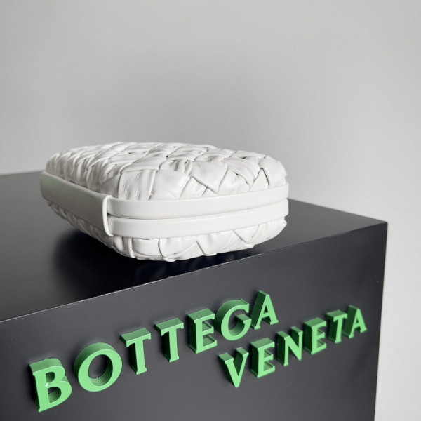 HOT SALE BOTTEGA VENETA Knot Minaudiere