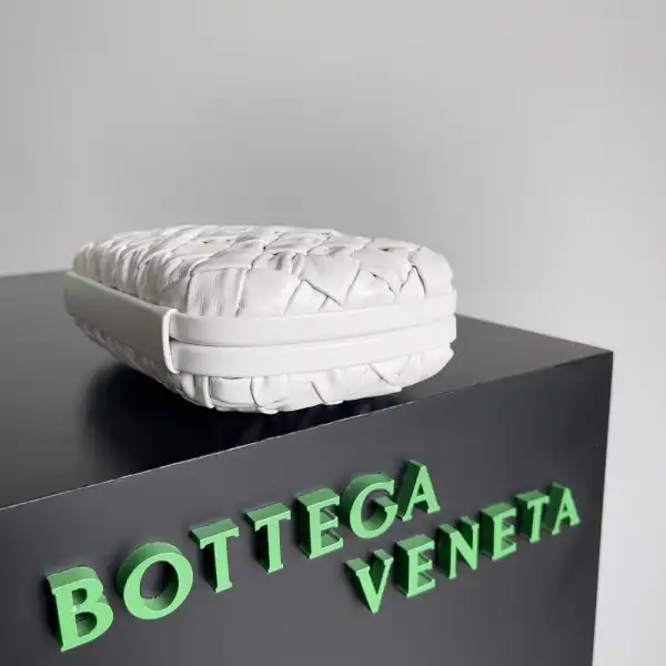 Yupoo bagsoffer BOTTEGA VENETA Knot Minaudiere