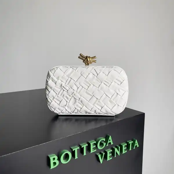 First bag ru BOTTEGA VENETA Knot Minaudiere