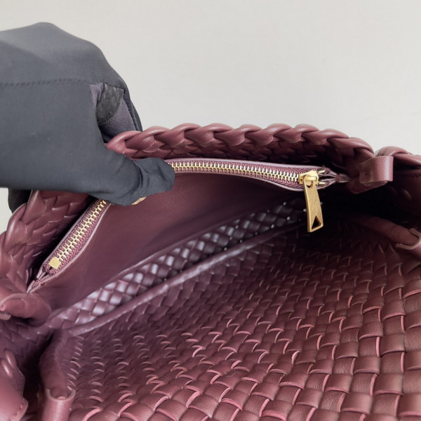 HOT SALE BOTTEGA VENETA  Small Cobble Shoulder Bag