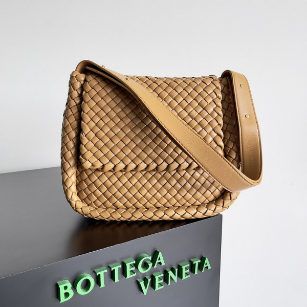 HOT SALE BOTTEGA VENETA  Small Cobble Shoulder Bag