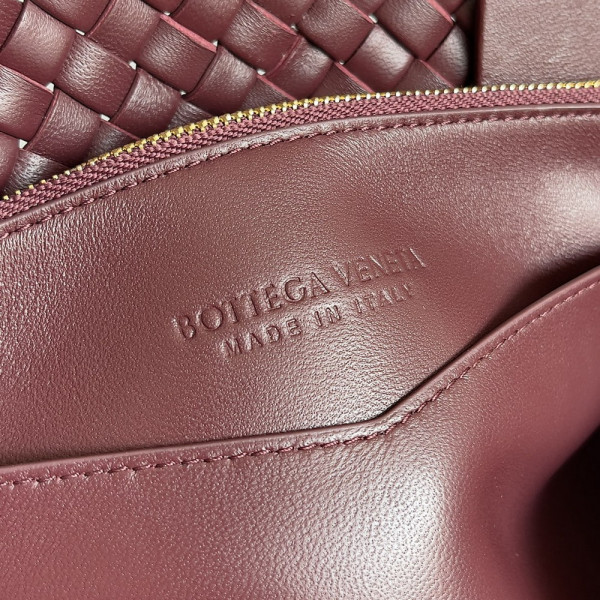 HOT SALE BOTTEGA VENETA Patti Top Handle Bag