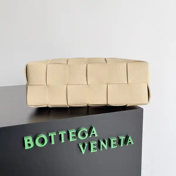 First bag ru BOTTEGA VENETA BRICK CASSETTE