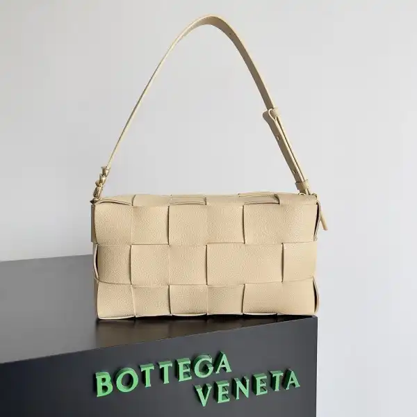 TO BOTTEGA VENETA BRICK CASSETTE