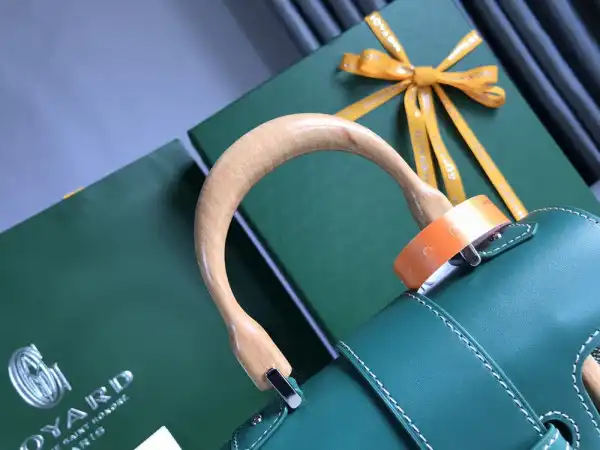 First bag ru GOYARD SAIGON MINI