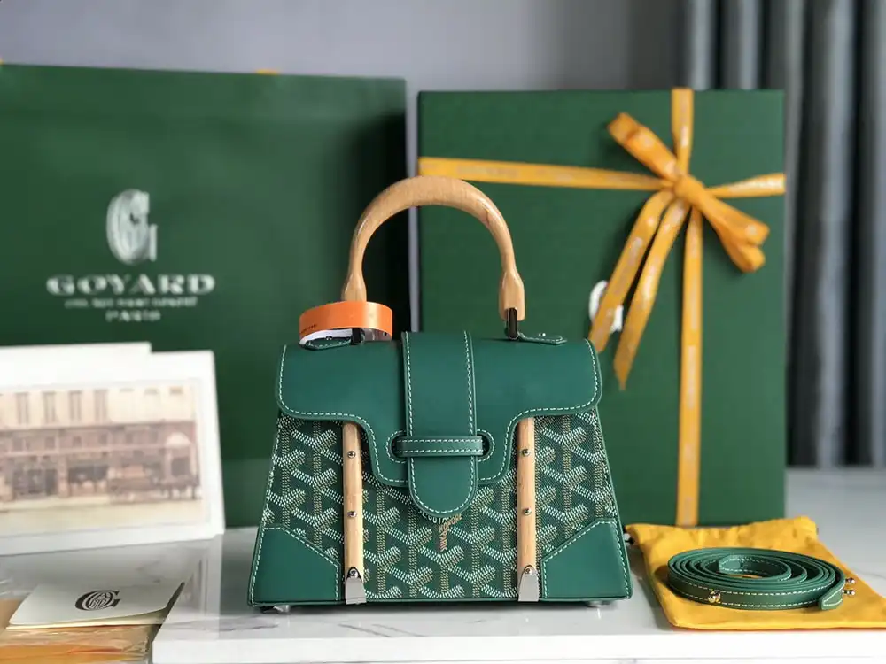 First bag ru GOYARD SAIGON MINI