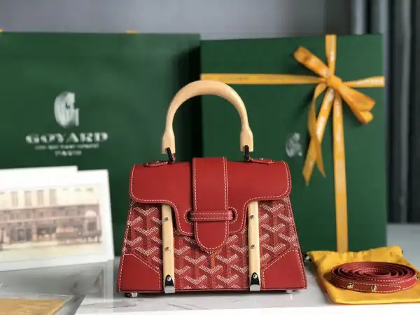 First bag ru GOYARD SAIGON MINI