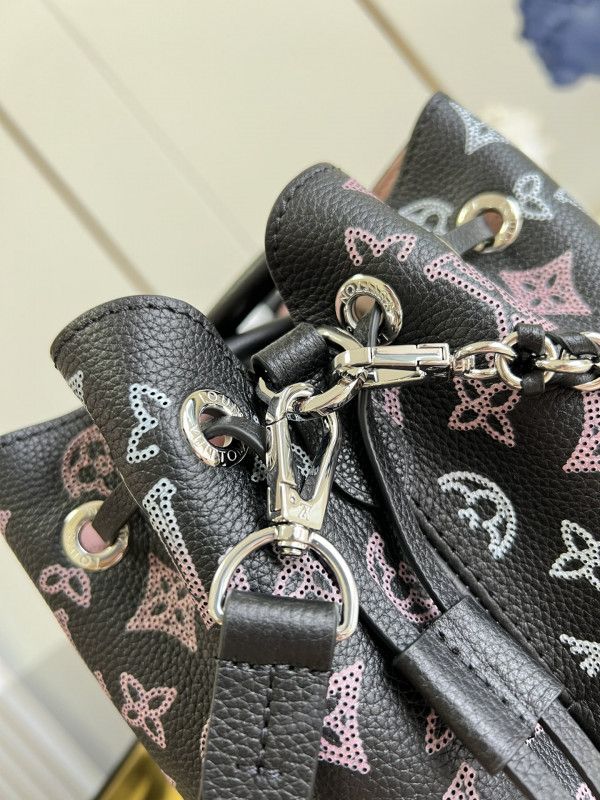 LOUIS VUITTON BELLA TOTE