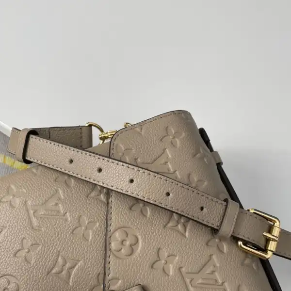 LOUIS VUITTON POCHETTE MÉTIS