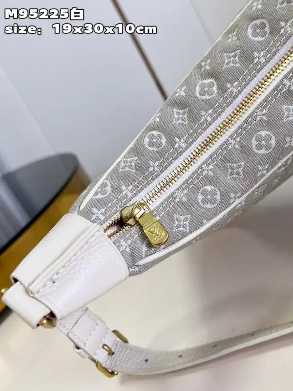 First bag ru LOUIS VUITTON BOULOGNE