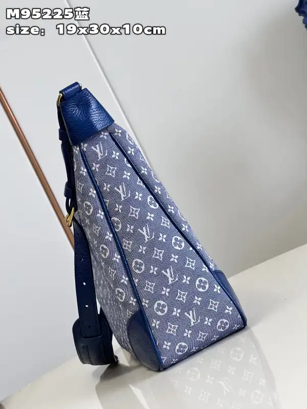 First bag ru LOUIS VUITTON BOULOGNE