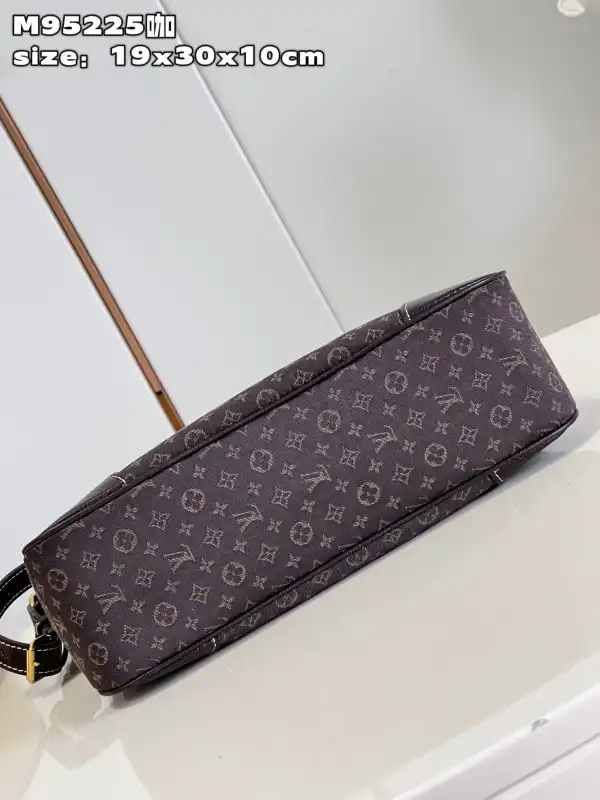 First Bag Ru LOUIS VUITTON BOULOGNE