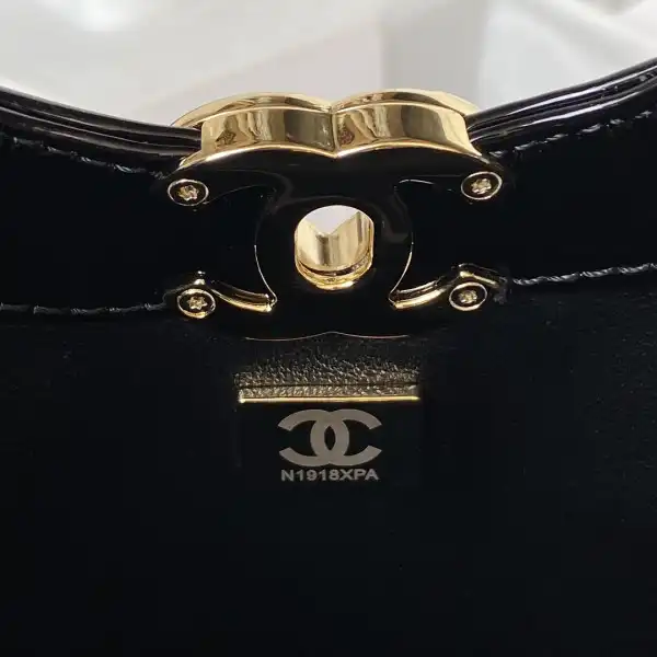 CHANEL 31 MINI SHOPPING BAG