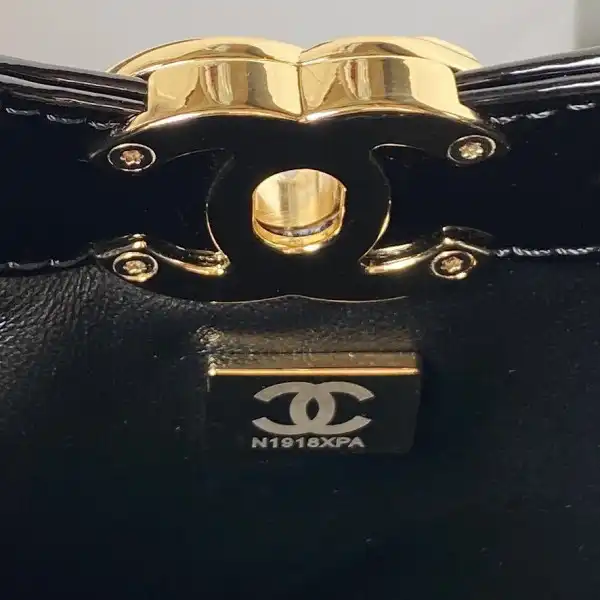 CHANEL 31 MINI SHOPPING BAG