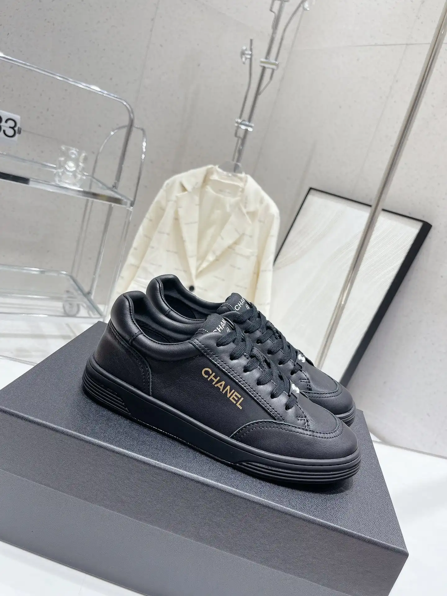 CHANEL SNEAKER