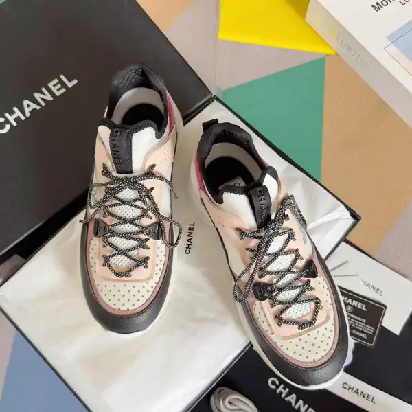 CHANEL SNEAKER